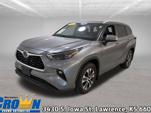 Used 2026 Toyota Highlander XLE AWD/4WD image 1