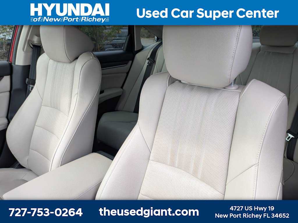 Used 2021 Honda Accord Touring image 3