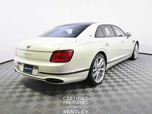 Used 2024 Bentley Flying Spur V8 image 7