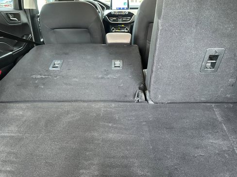 Used 2022 Ford Escape SE image 14