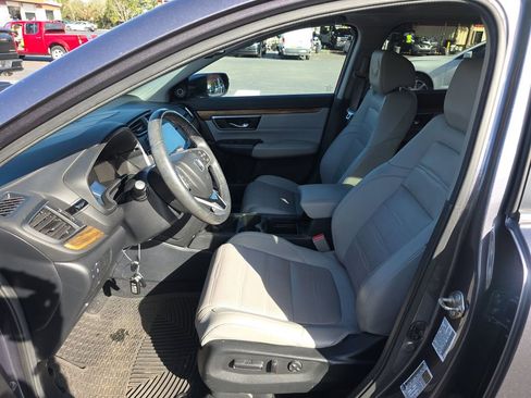 Used 2019 Honda CR-V Touring image 3