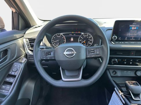 Used 2025 Nissan Rogue S AWD/4WD image 12