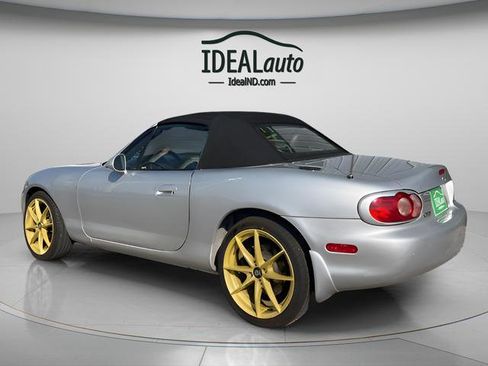 Used 2003 MAZDA MX-5 Miata image 4