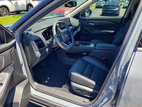 Certified 2024 Nissan Rogue SL FWD image 12