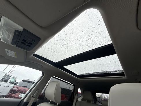 Used 2021 Nissan Rogue SV w/ Premium Package image 21