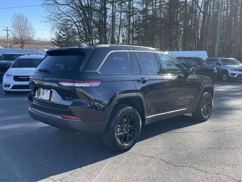 New 2026 Jeep Grand Cherokee Altitude AWD/4WD image 8