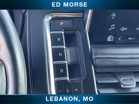 Used 2023 Chevrolet Suburban Premier image 16