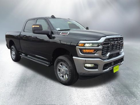 New 2026 RAM 2500 Tradesman AWD/4WD image 4