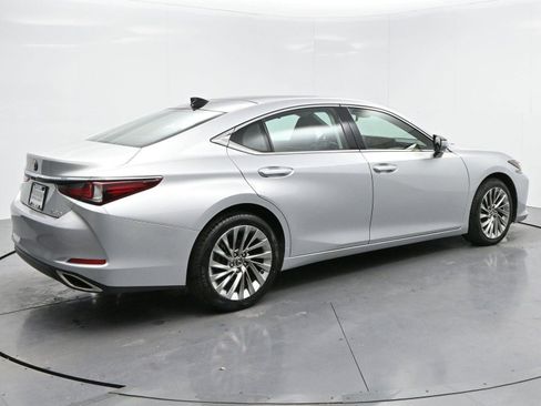 Used 2019 Lexus ES 350 Ultra Luxury w/ Accessory Package image 7