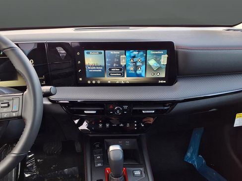 New 2026 Nissan Kicks SR w/ Cold Weather Package image 18