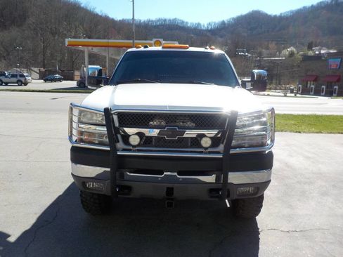 Used 2004 Chevrolet Silverado 3500 4x4 Crew Cab w/ Heavy-Duty Power Package image 7