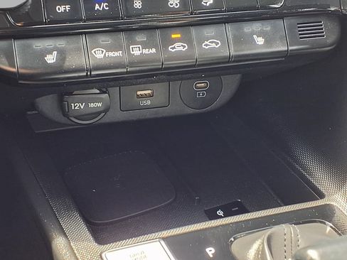 Used 2024 Hyundai Elantra SEL w/ Convenience Package FWD image 10