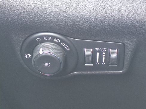 New 2026 Jeep Compass Latitude AWD/4WD image 30