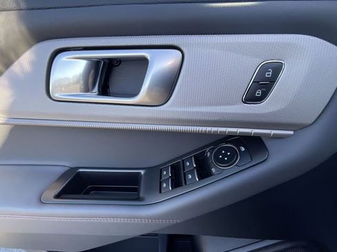 New 2026 Ford Explorer Active w/ Active Comfort Package AWD/4WD image 13
