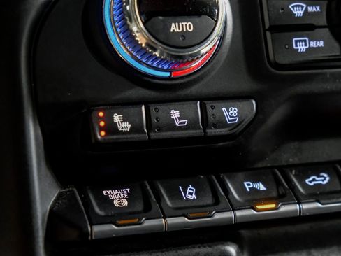 Used 2020 GMC Sierra 3500 AT4 w/ AT4 Premium Package image 28