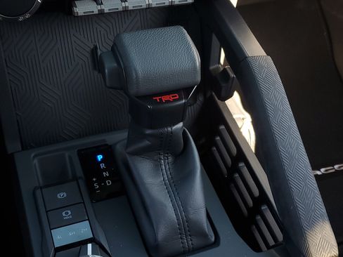 Used 2025 Toyota Tacoma TRD Sport image 30