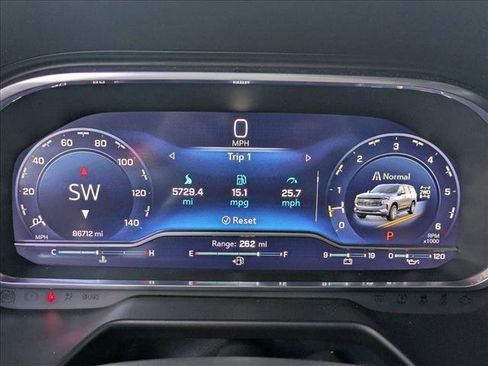 Used 2022 Chevrolet Suburban Premier image 11