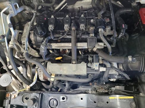Used 2021 Nissan Versa SV FWD image 30