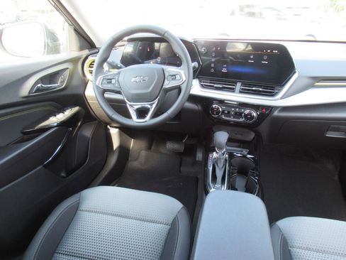 New 2026 Chevrolet Trax LT w/ Driver Confidence Package image 14