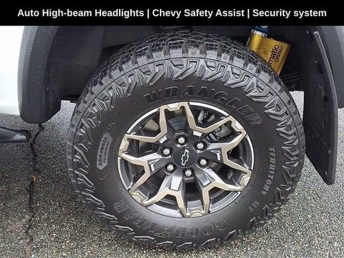 Used 2024 Chevrolet Colorado ZR2 w/ Safety Package image 15