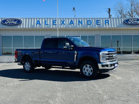 New 2026 Ford F250 XLT w/ XLT Premium Package AWD/4WD image 1