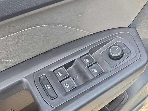 Used 2023 Volkswagen Atlas SE image 15