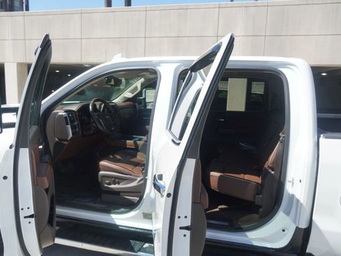Used 2016 Chevrolet Silverado 1500 High Country AWD/4WD image 40