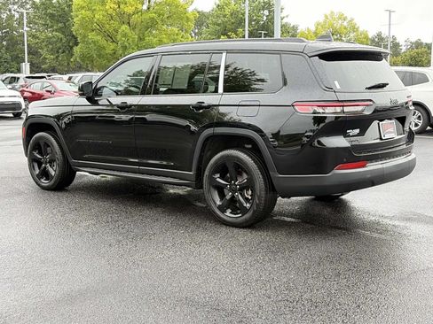 Used 2025 Jeep Grand Cherokee L Limited w/ Black Appearance Package AWD/4WD image 4