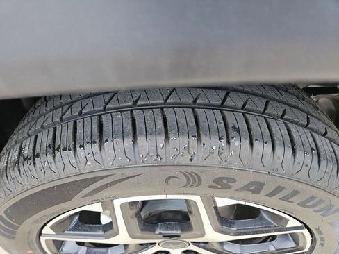 Used 2025 Jeep Compass Limited image 26