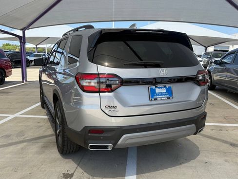 Used 2023 Honda Pilot Elite image 3