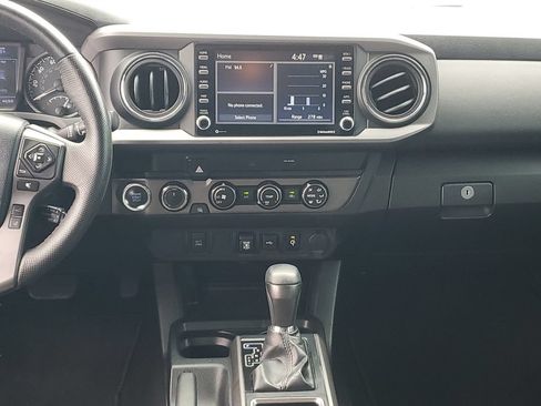 Used 2020 Toyota Tacoma TRD Sport AWD/4WD image 15