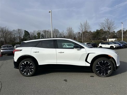 Used 2024 Chevrolet Blazer EV RS image 6