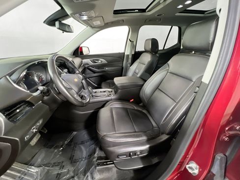 Used 2019 Chevrolet Traverse LT w/ LT Premium Package AWD/4WD image 22