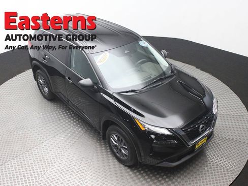 Used 2023 Nissan Rogue S image 3