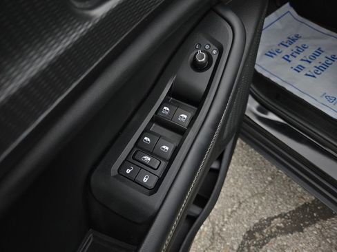 Used 2023 Jeep Grand Cherokee Altitude AWD/4WD image 15
