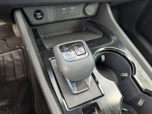 Used 2024 Nissan Rogue S AWD/4WD image 14