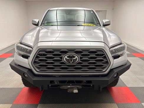 Used 2023 Toyota Tacoma TRD Off-Road w/ TRD Premium Off Road Package AWD/4WD image 2