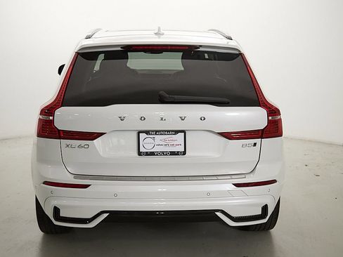 Used 2024 Volvo XC60 B5 Plus w/ Protection Package Premier AWD/4WD image 8