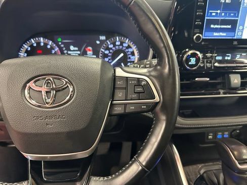 Used 2022 Toyota Highlander Limited AWD/4WD image 21