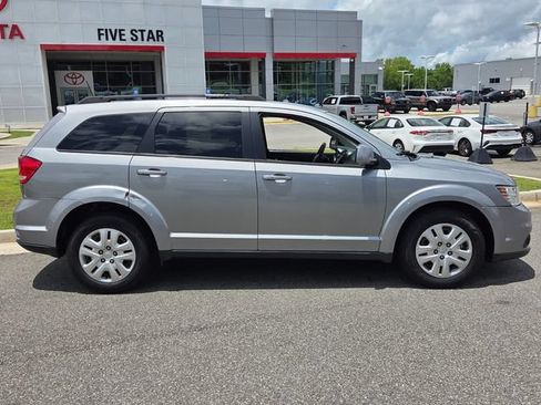 Used 2019 Dodge Journey SE w/ Premium Group FWD image 11