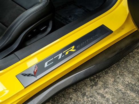 Used 2015 Chevrolet Corvette Z06 w/ 3LZ Preferred Equipment Group RWD image 39