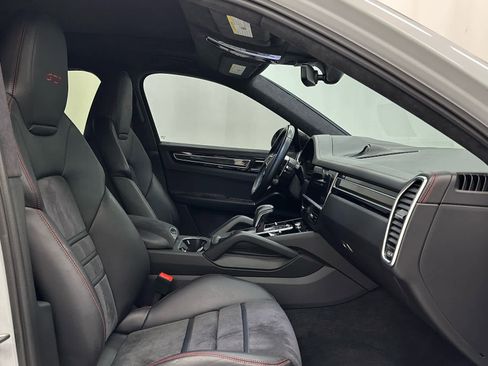 Used 2023 Porsche Cayenne GTS image 18