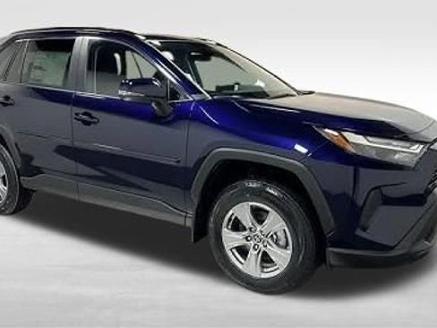 Used 2025 Toyota RAV4 XLE image 33