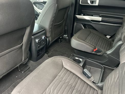 Certified 2021 Ford Explorer XLT w/ Class III Trailer Tow Package image 4
