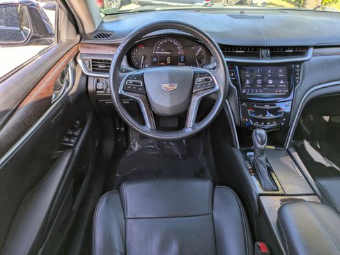 Used 2019 Cadillac XTS Luxury image 16