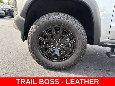 Used 2026 Chevrolet Colorado Trail Boss AWD/4WD image 9
