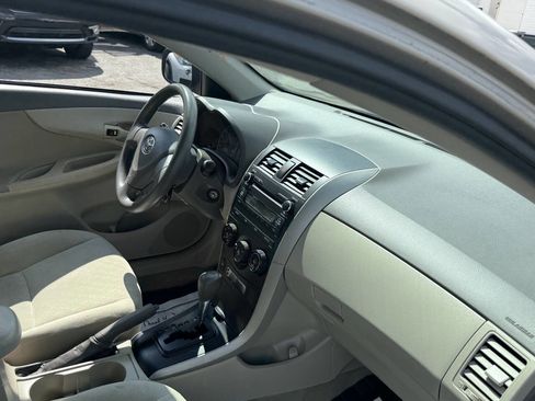 Used 2010 Toyota Corolla LE image 14