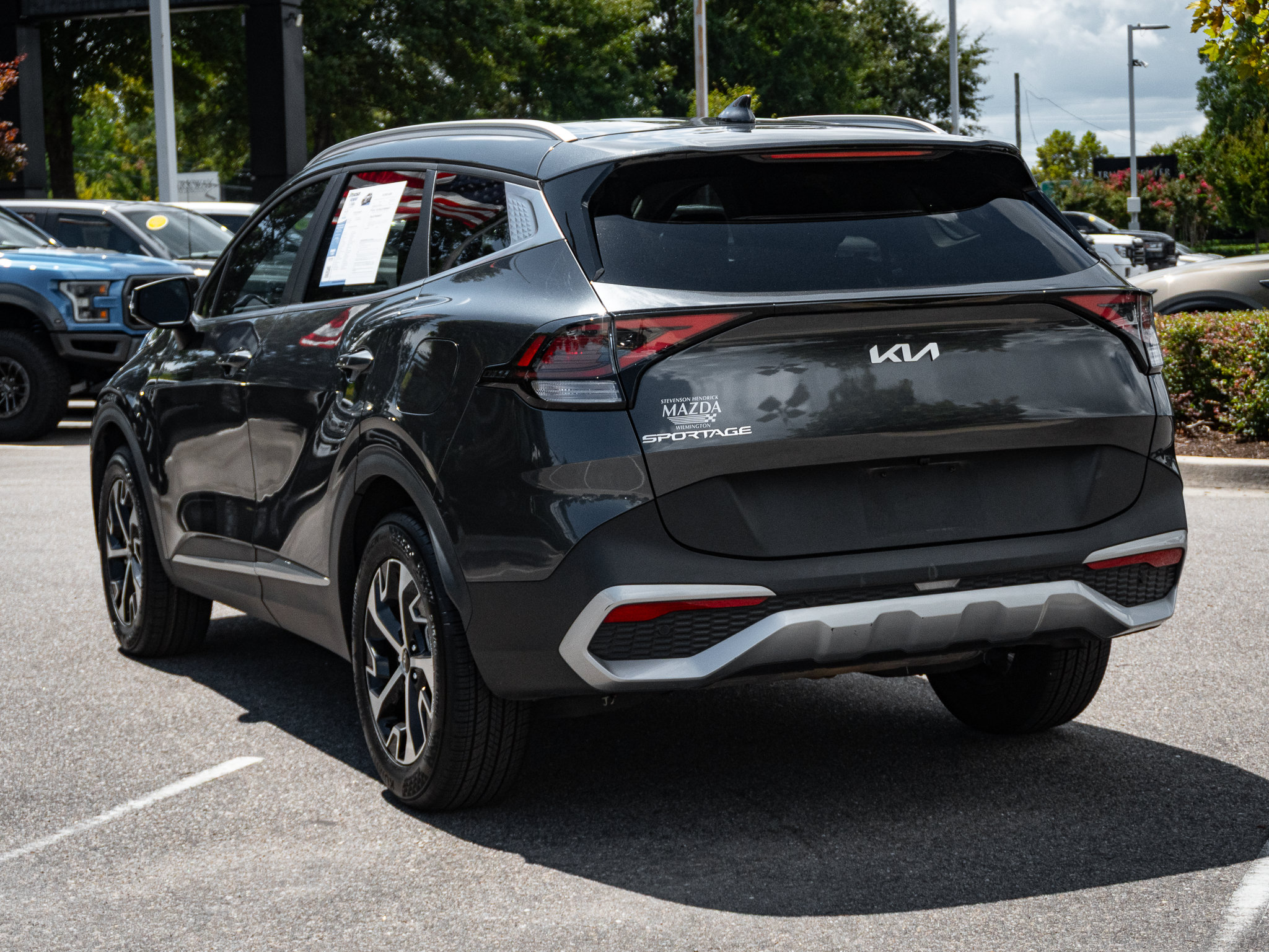 Used 2023 Kia Sportage EX AWD/4WD image 8