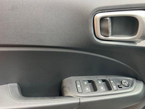 New 2026 Hyundai Venue SE image 9