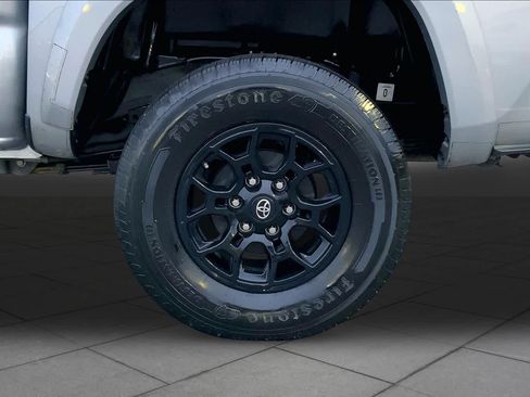 Used 2019 Toyota Tacoma SR5 RWD image 10